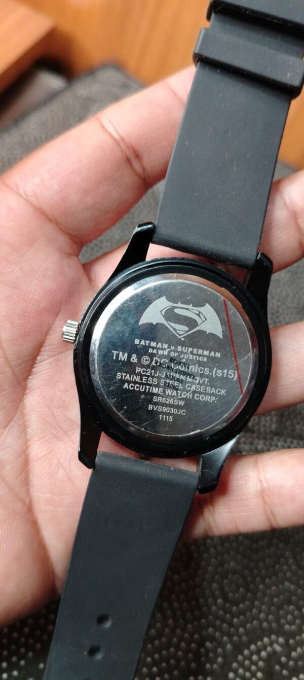 Reloj Batman vs Superman (DC COMIC) revisar detalle en la manilla - Imagen 5